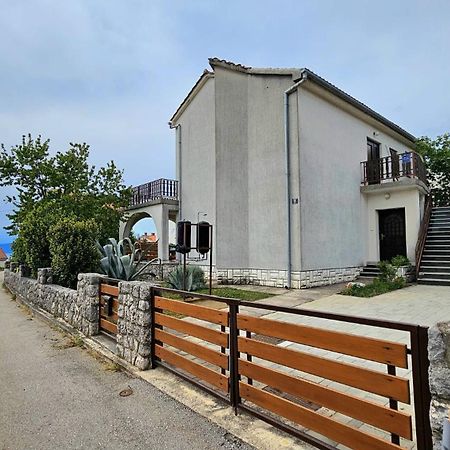 Apartman Agava Njivice Exterior photo