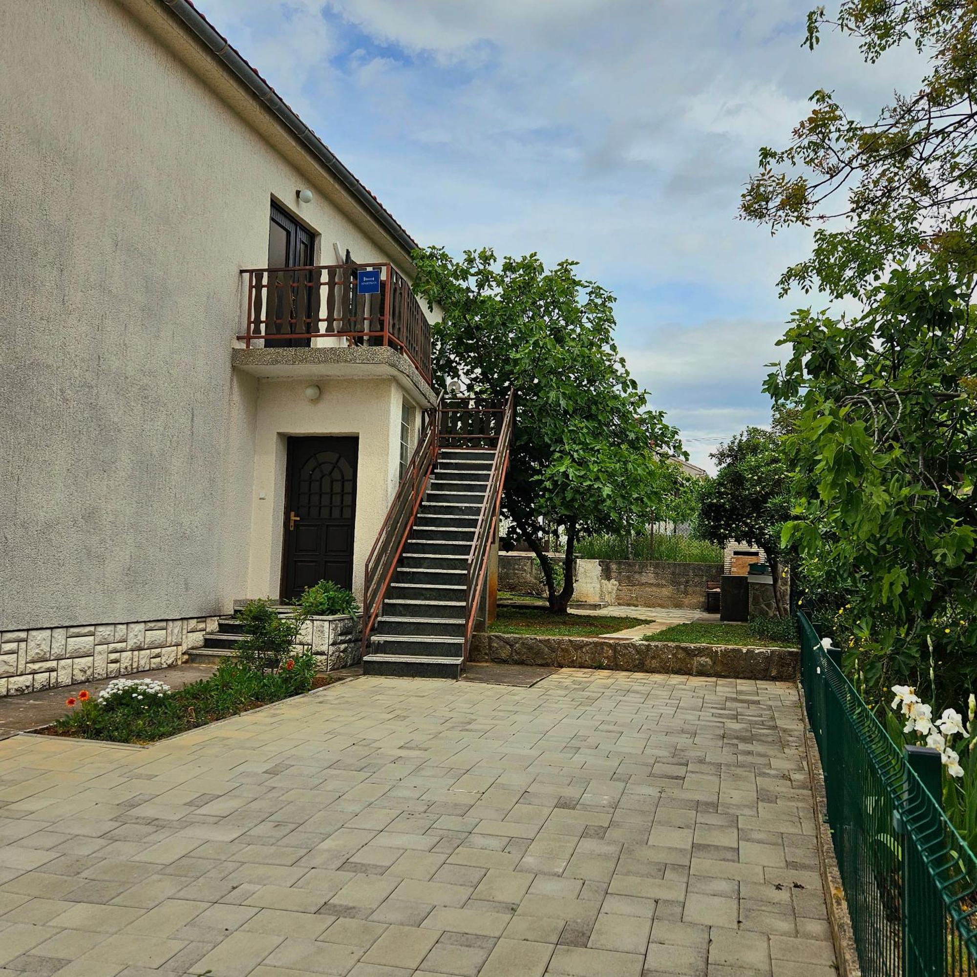 Apartman Agava Njivice Exterior photo